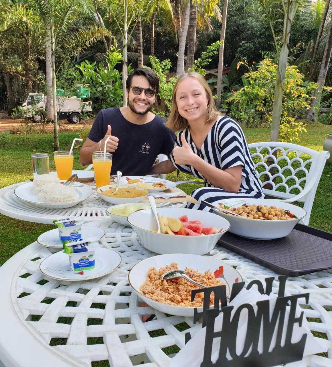 King Reach Hotel Anuradhapura Bagian luar foto